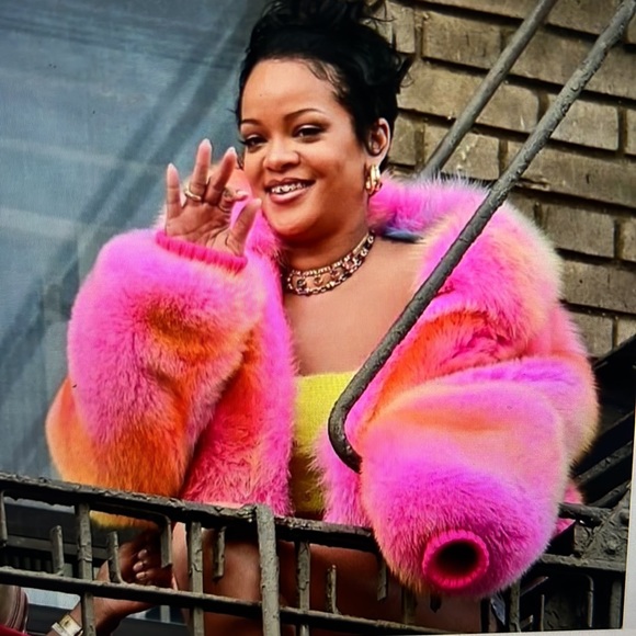 Virgil Abloh by LOUIS VUITTON fox tie dye fur winter 2022 collection #barbie - Picture 3 of 10